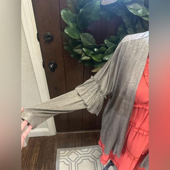 Ruffled Sleeve Cardigan (Small/Medium) - Picture 2 of 7